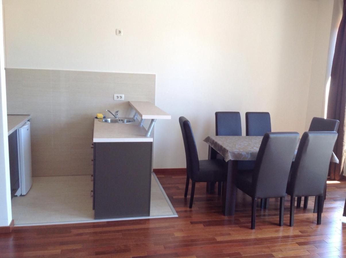 Apartments Jelusic Будва Стая снимка